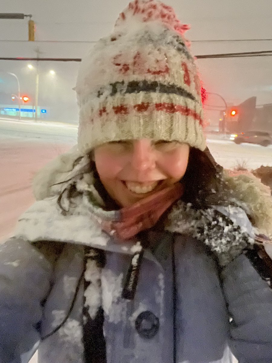 dawn_kimmy_nl's tweet photo. What an excellent night for a walk! βοΈβοΈπ¨οΈ
#yyt #snowday #snowynight #getoutside #afterworkwalk #7k https://t.co/rXNs5auO4y