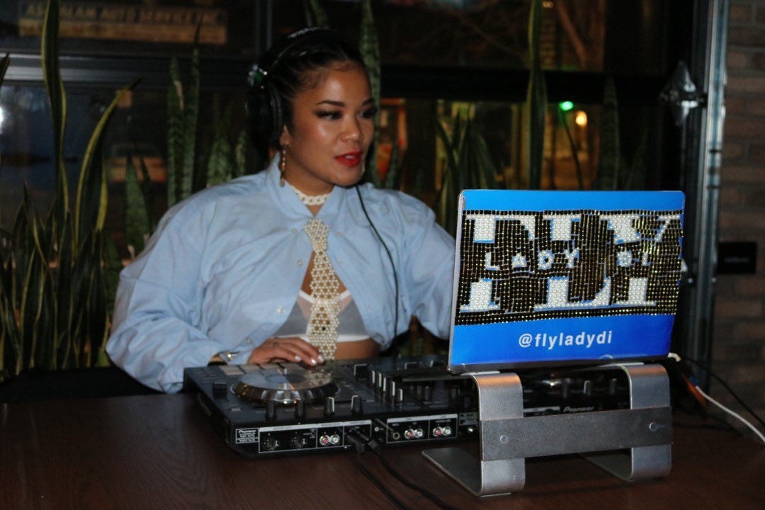 FlyLadyDi's tweet image. Happy DJ Day fam 🎧✨

📸: ⁦@HonestWorkMedia⁩