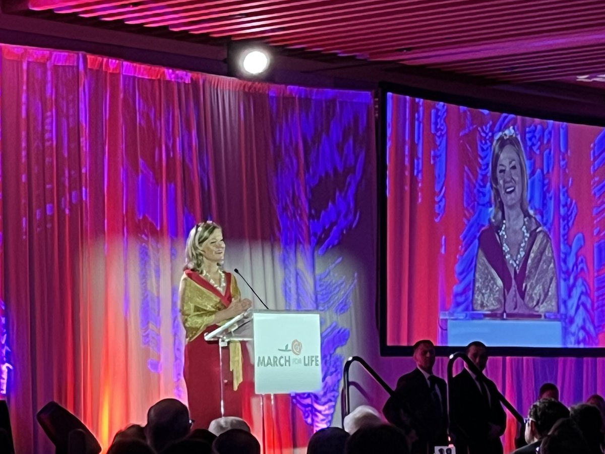kathrynlopez's tweet photo. There is always mercy and healing for anyone who has had or been involved in an abortion — ⁦@jeannemfl⁩ ⁦@March_for_Life⁩ #RoseDinner #MarchforLife #WhyWeMarch https://t.co/3zltJsPUcb