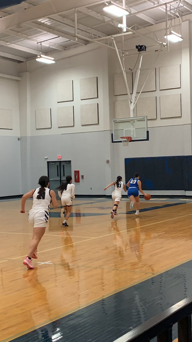 Halftime for our JV girls!

Lady Lions: 32
Lady Lobos: 8

#OneTeamOneGoal
#KeepPushingKeepRising