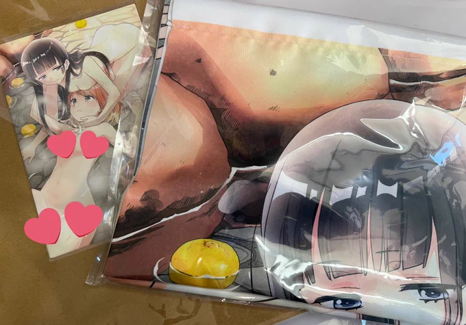 虎さんの女子湯6特典見本届きました!
タペストリーとイラストカードはタオルなし差分絵♨️

https://t.co/U54Dm5OvM3 