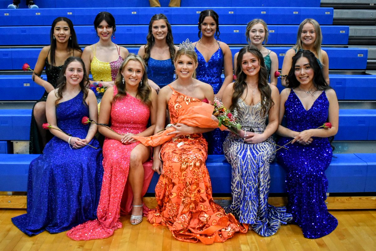 256StuCo's tweet photo. Congratulations to our 2023 Basketball Homecoming Court and to our new queen Laney Hawkins!!

@WPMQ993 https://t.co/KCYTdsrQfu