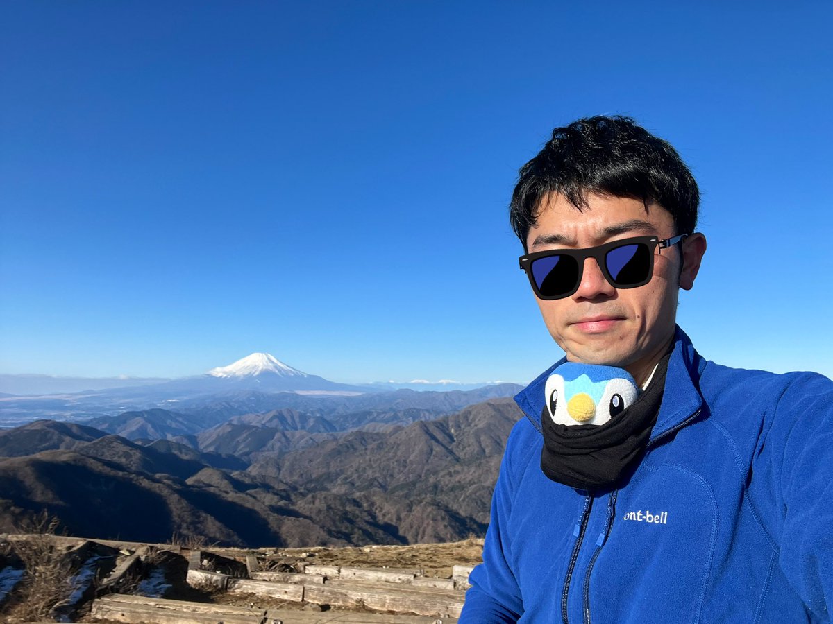sicyan_sicyan's tweet photo. 本日は登り始めの塔ノ岳⛰
約2ヶ月ぶりのお山でトレランしました🏃♪ 山頂は素晴らしい富士様🗻✨
大倉から登り98分、下り83分で自己ベスト🦺ランニングが活きてます！
#塔ノ岳 #丹沢  #富士山　#SPEEDCROSS4 https://t.co/TNEBDmjg69