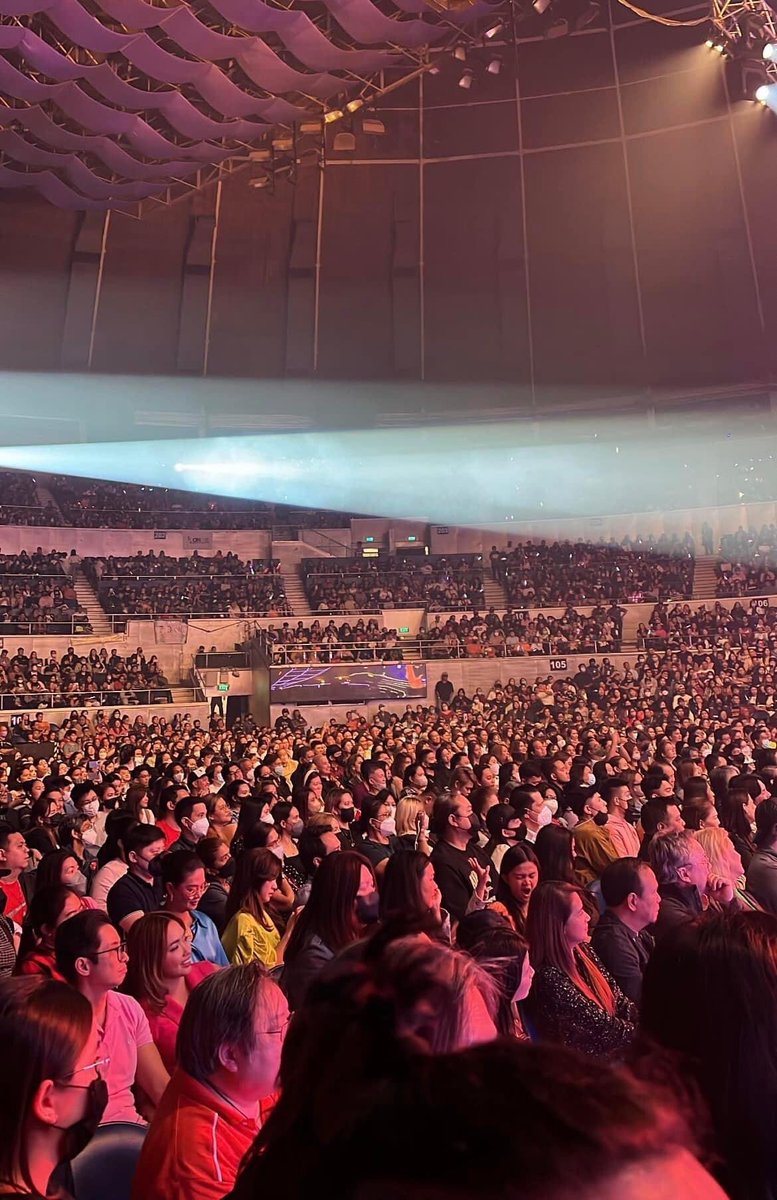 onepiecetsiken's tweet image. Dear #Kakampwets,

Handa AWIT!

Mga totoong tao po yan at hindi mga sibuyas. 
----
Congratulations #ToniGonzaga #Roar @paulsoriano1017 
👏🏼👏🏼👏🏼