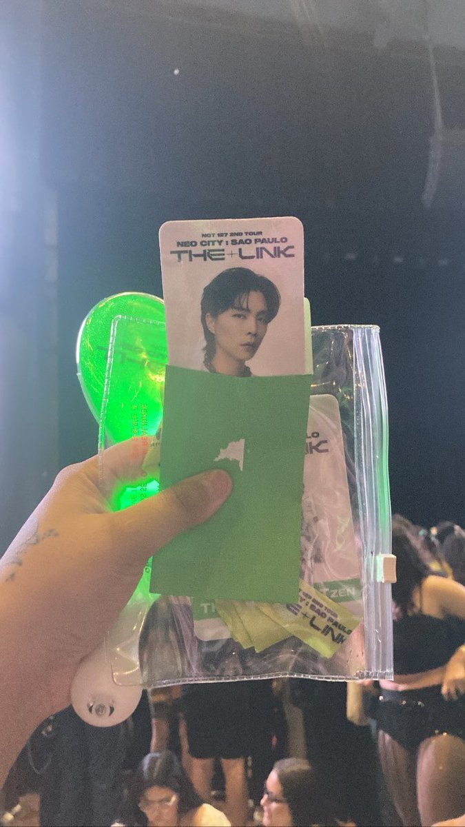 twicekeys's tweet photo. hoje foi de card do johnny e chapéu do yuta meu deus e eu quase não ia de pista de the link https://t.co/jYHIfNopFh