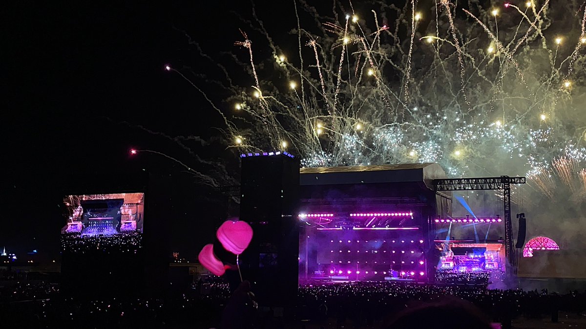 KUX09's tweet image. I LOVE THEM SO MUCH 💗💖🫂

BLACKPINK IN RIYADH AREA

RIYADH CRAZY OVER BLACKPINK
#BORNPINKinRiyadh 
#BLACKPINK