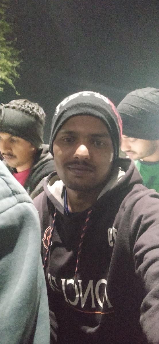 PawanBakal3's tweet photo. ✌संघर्ष मानवाला  कनखर  बनवतो💪💪💪
#police bharti2021 https://t.co/KMnUnvIpQx