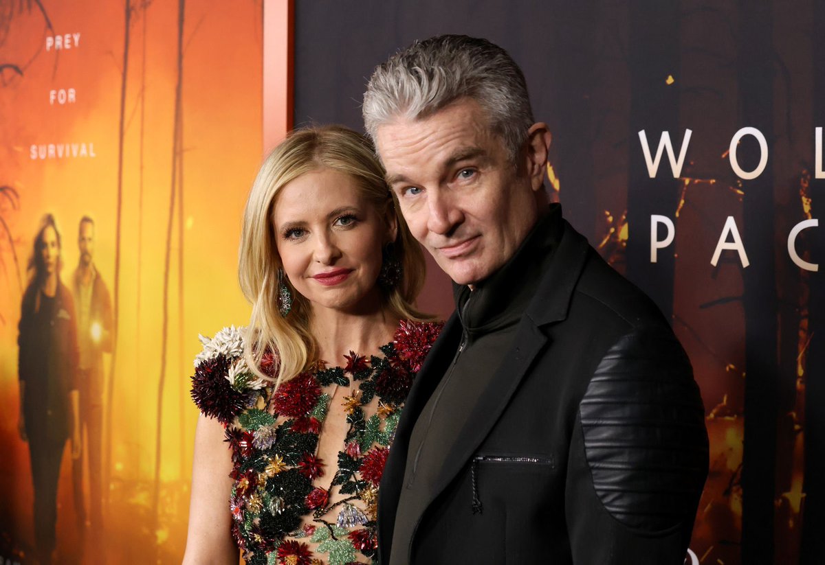 bronzespuffy's tweet photo. It's no exaggeration to say that Sarah and James have absolutely changed my life ever since Buffy premiered.

Given the incredible reaction to these amazing photos, it's clear how much of a truly lifelong impact they've had on everyone else as well https://t.co/lG1bgX76fj