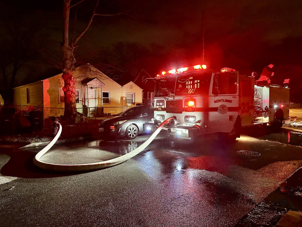 Kentland33's tweet photo. #Engine331 &amp; #Truck33 were dispatched to Box Alarm 3806 for a fire in the 1300BLK of Nome St. E331 took their own hydrant &amp; stretched the 400’ through backyards to cover Side Charlie. TK33 arrived &amp; completed searches in the basement and found the fire was contained to the dryer. https://t.co/KfDHrMN7Zc