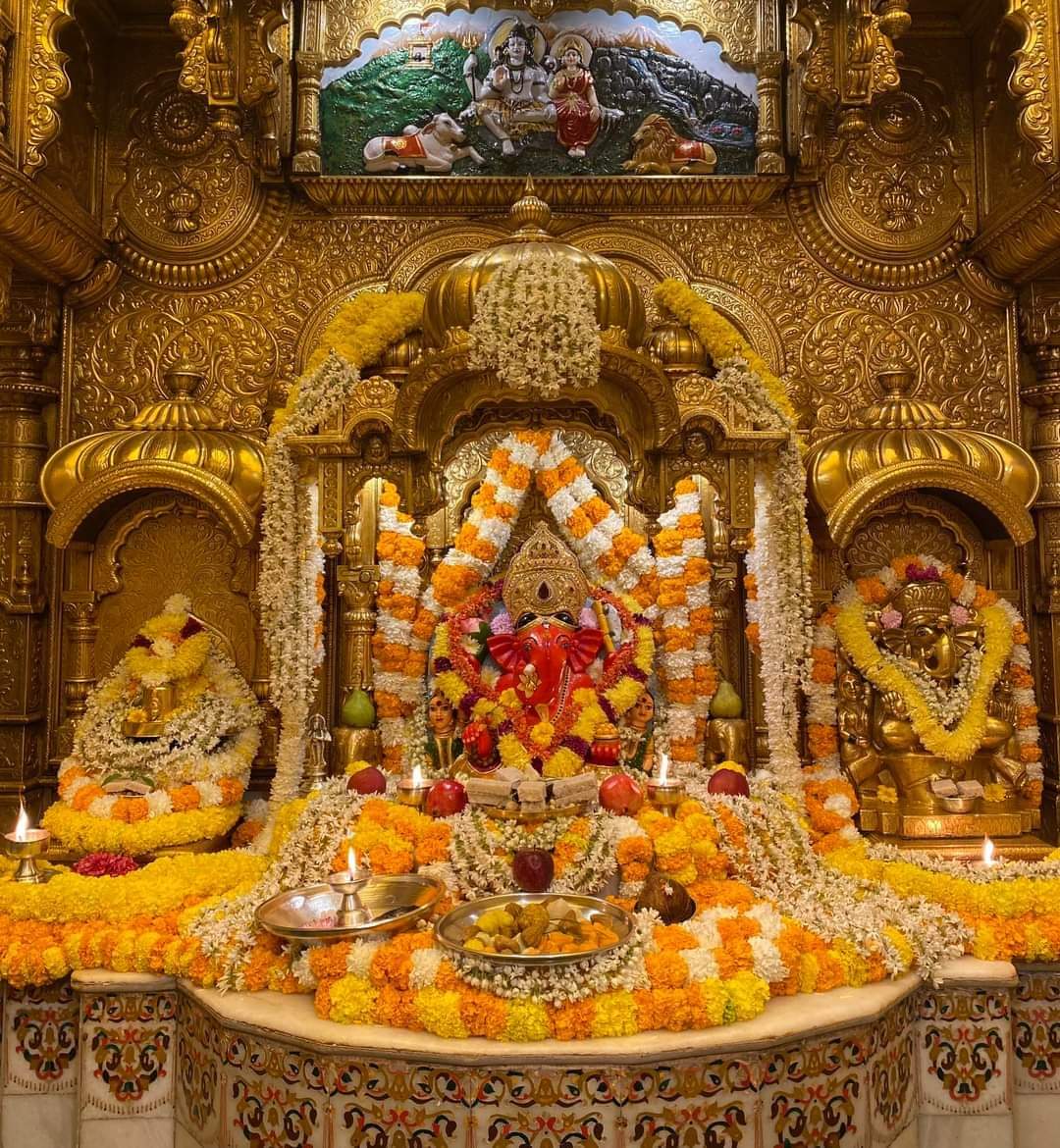 banke_shri's tweet photo. जय श्री सिद्धिविनायक 💛🙏 https://t.co/vrN2d0cXG8