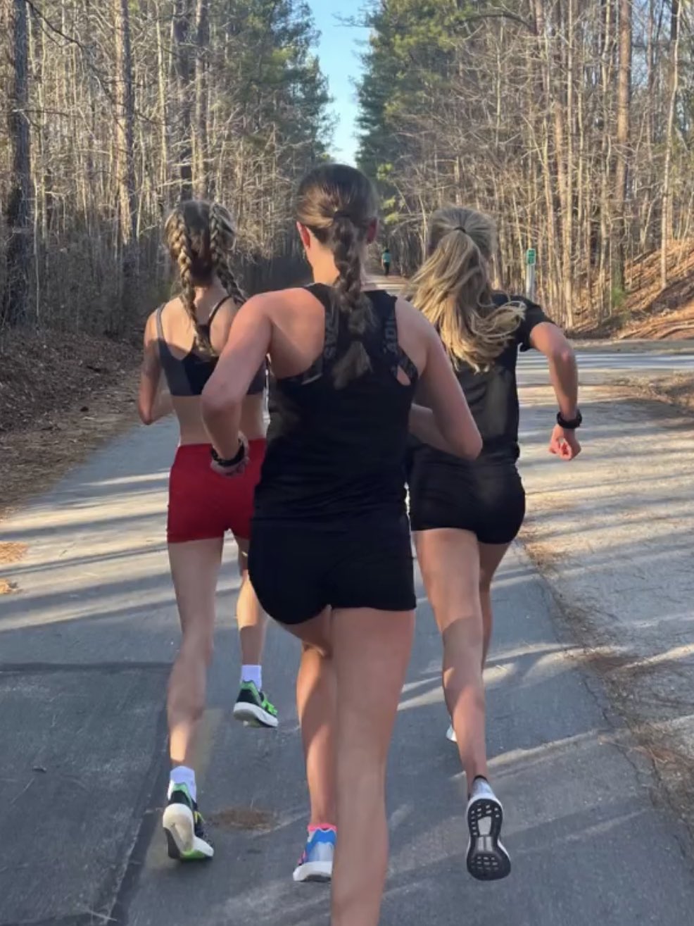 Katelyn Tuohy and Amaris Tyynismaa training