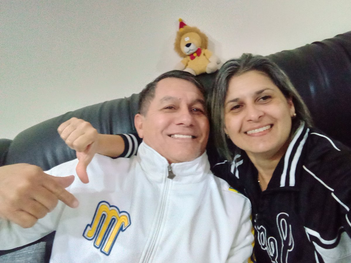Angie29414941's tweet photo. #LBPVxTLT saludos desde los teques mi esposo Magallanero apoyando a los Leones del Caracas https://t.co/j2bQDwrkKR