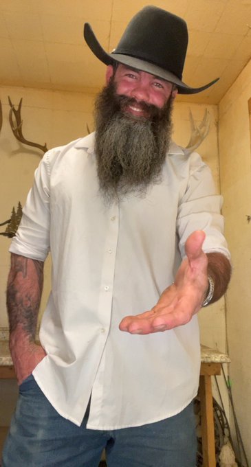 If you eat ass and live near SC.  Message me. https://t.co/3Ud87Susaz