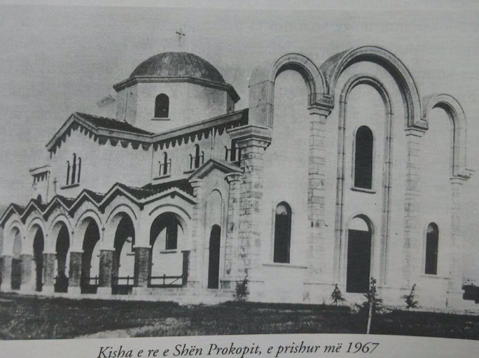 krieakil's tweet photo. në 2023 është publikuar edhe projekti për ndërtimin e Kishës në tokën ku kishte qenë. Megjithatë ky projekt ka ngjallur jo pak pakënaqësi tek shqiprtaret ortodokse. Të shumtë janë ata që argumentojnë se Kisha ka devijuar rrënjësisht, duke u influencuar nga stili grek i kishave. https://t.co/KM1y56QCHl