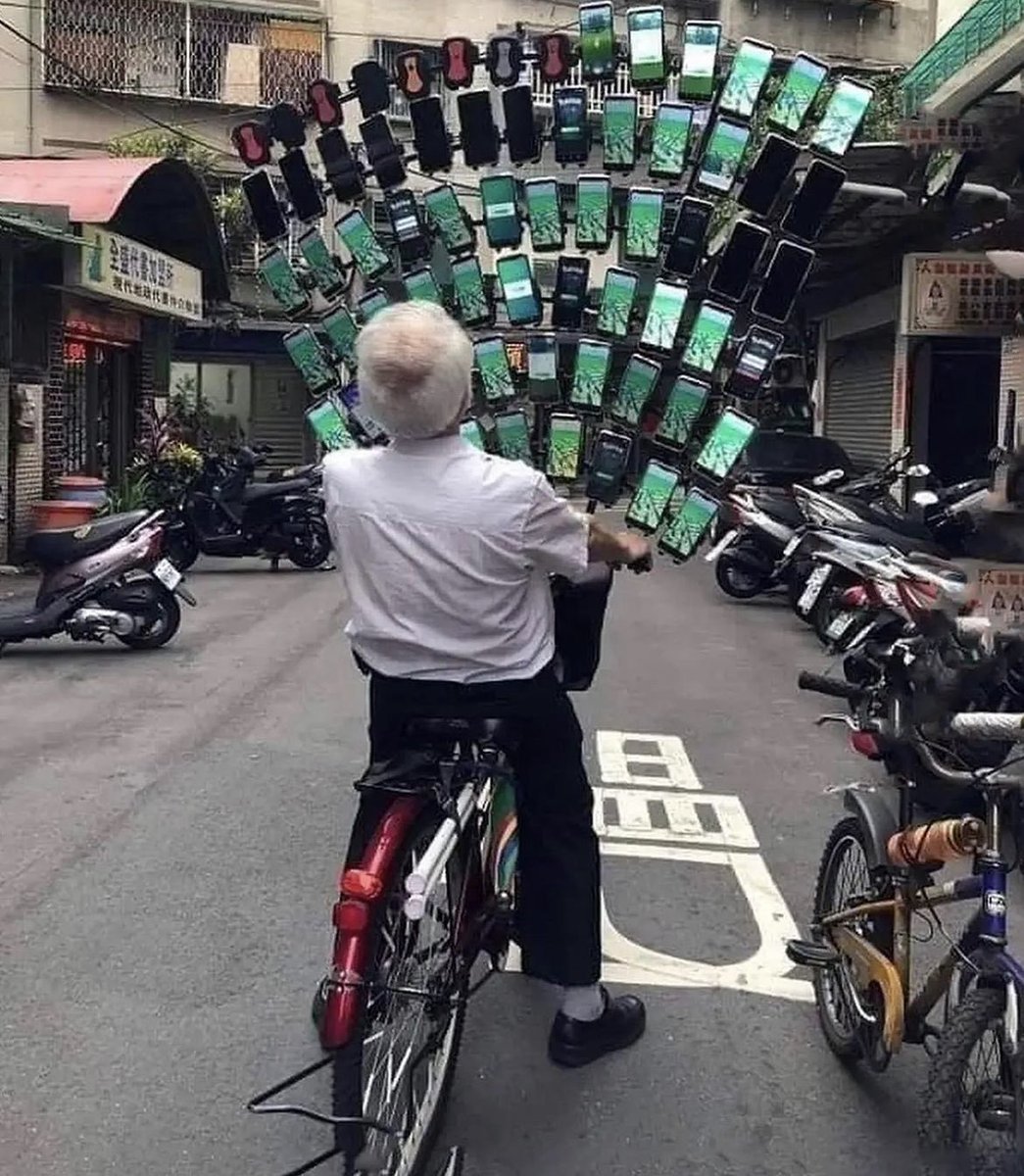 NFT mfs when someone mentions “free mint” 😂😂😂