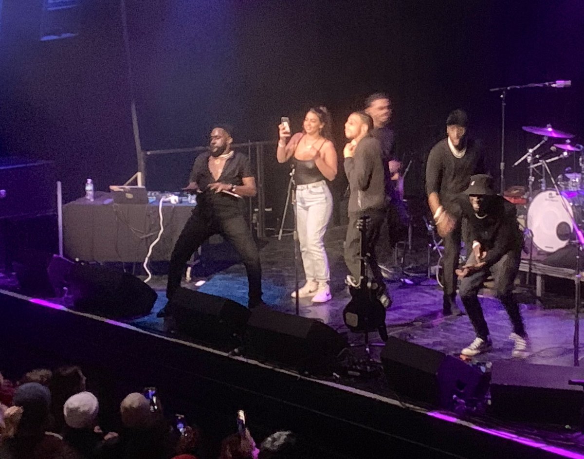 KnowsThad's tweet image. It’s the big #dance ending for Obi Original playing @FirstAvenue for #BestNewBands. @Obronte #rocking