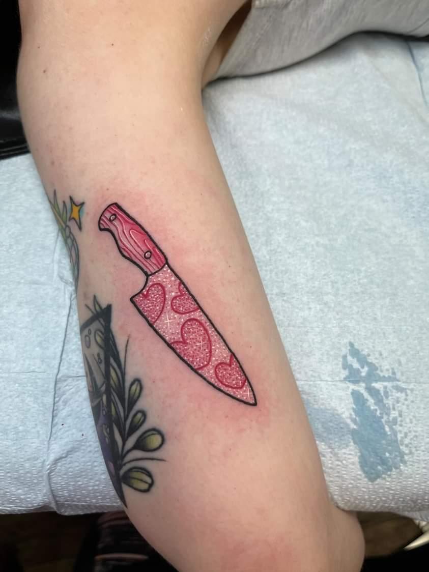 JesseGoudie's tweet photo. 🔪💖 https://t.co/P3o7TiEYZE