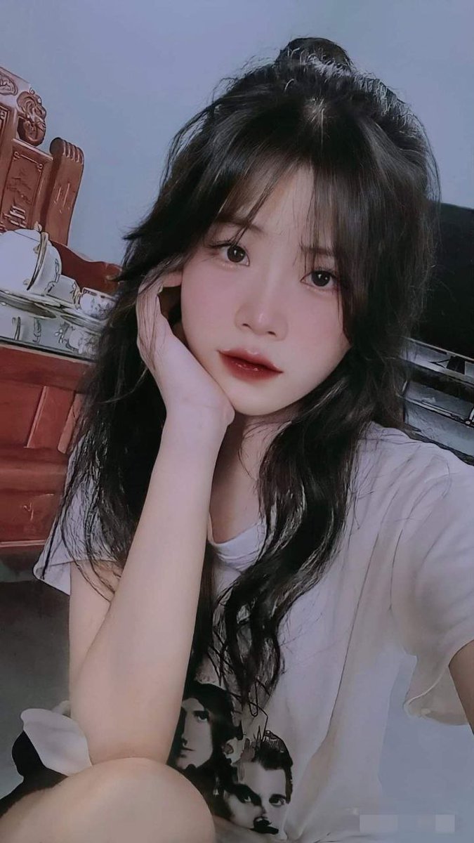 bedam203's tweet photo. Tweet lại đi . Tự nhiên trong tn sẽ có video e đi tắm https://t.co/MRL7ifo6KL