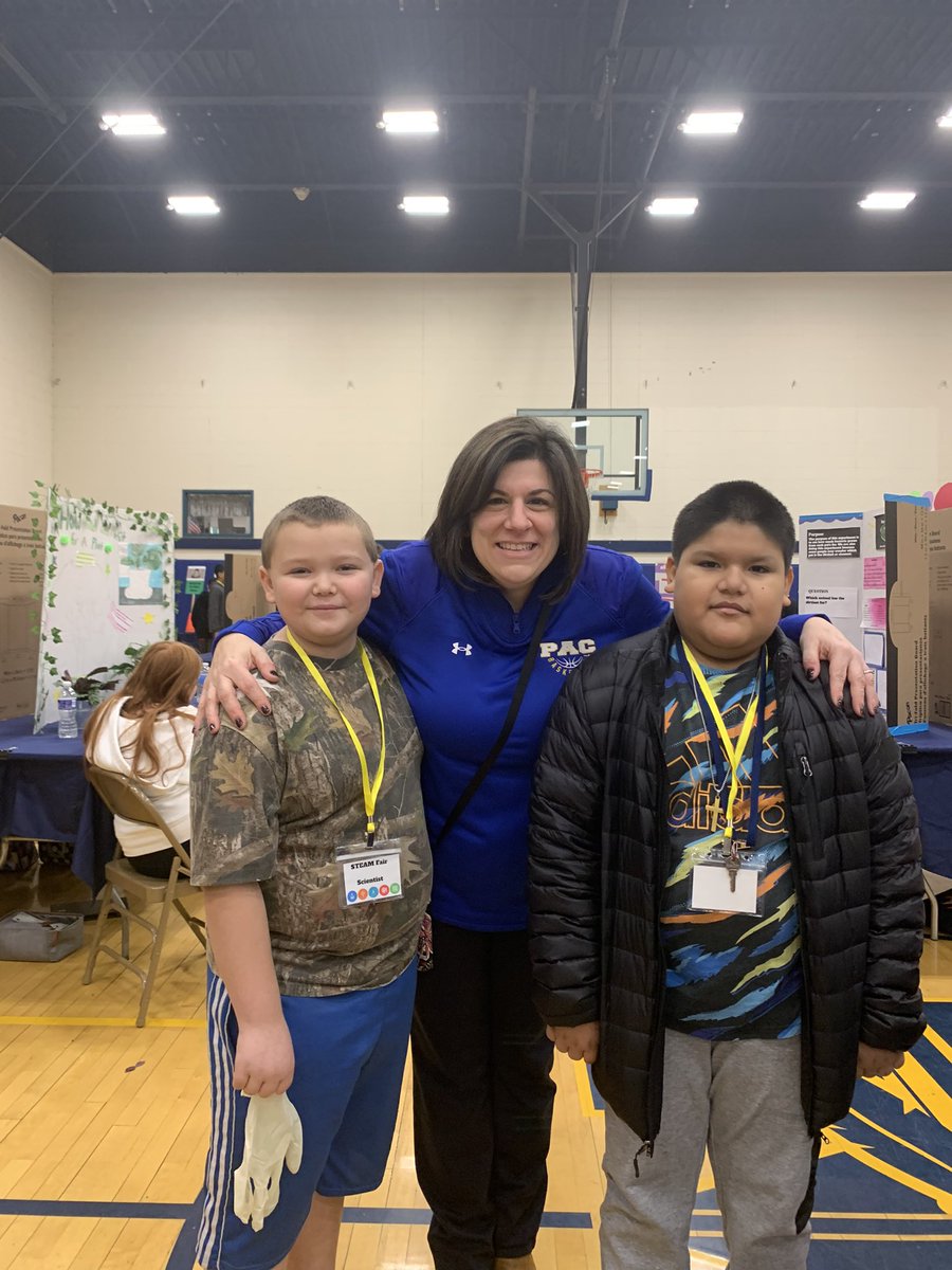 allyfallman's tweet image. The STEAM fair @MMS_PACPride is where it’s at ! #proudap thank you to @mahopacfox and @KKischak for all your hard work ! ♥️