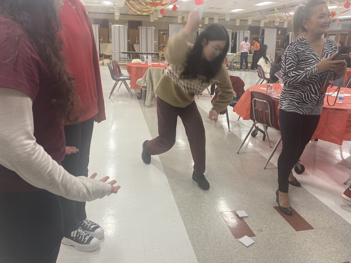 SpartansOrch's tweet photo. Fantastic lunar new year 🧧 ♥️🐰💛 celebration hosted by @BroadRunHS  ASA!  Thank you to Ms. Sus and ASA for having us perform &amp; to violist Amara for coordinating! https://t.co/kHoKQyBxBc