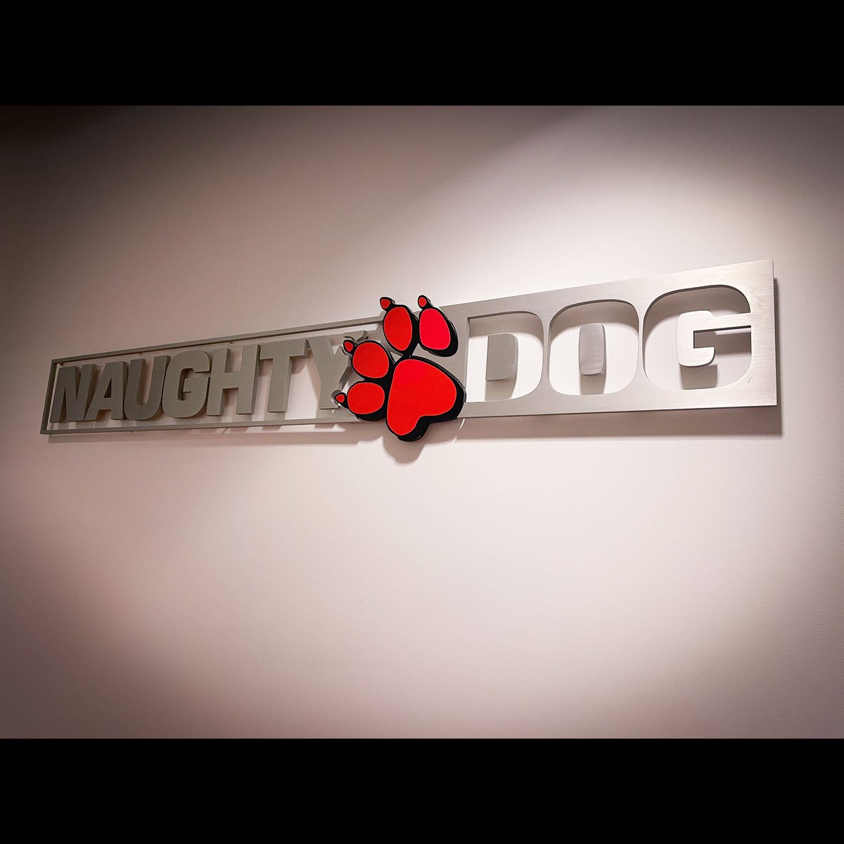 colleen_sculpts's tweet photo. After receiving a PlayStation 1 and Crash Bandicoot 2 for Christmas in 1998, I soon decided that someday I wanted to work for the studio that created it. 25 years later, I’ve just completed my first week as a Senior Character Artist at Naughty Dog! #NaughtyDog #TheLastOfUs https://t.co/9KbRDpDqjQ