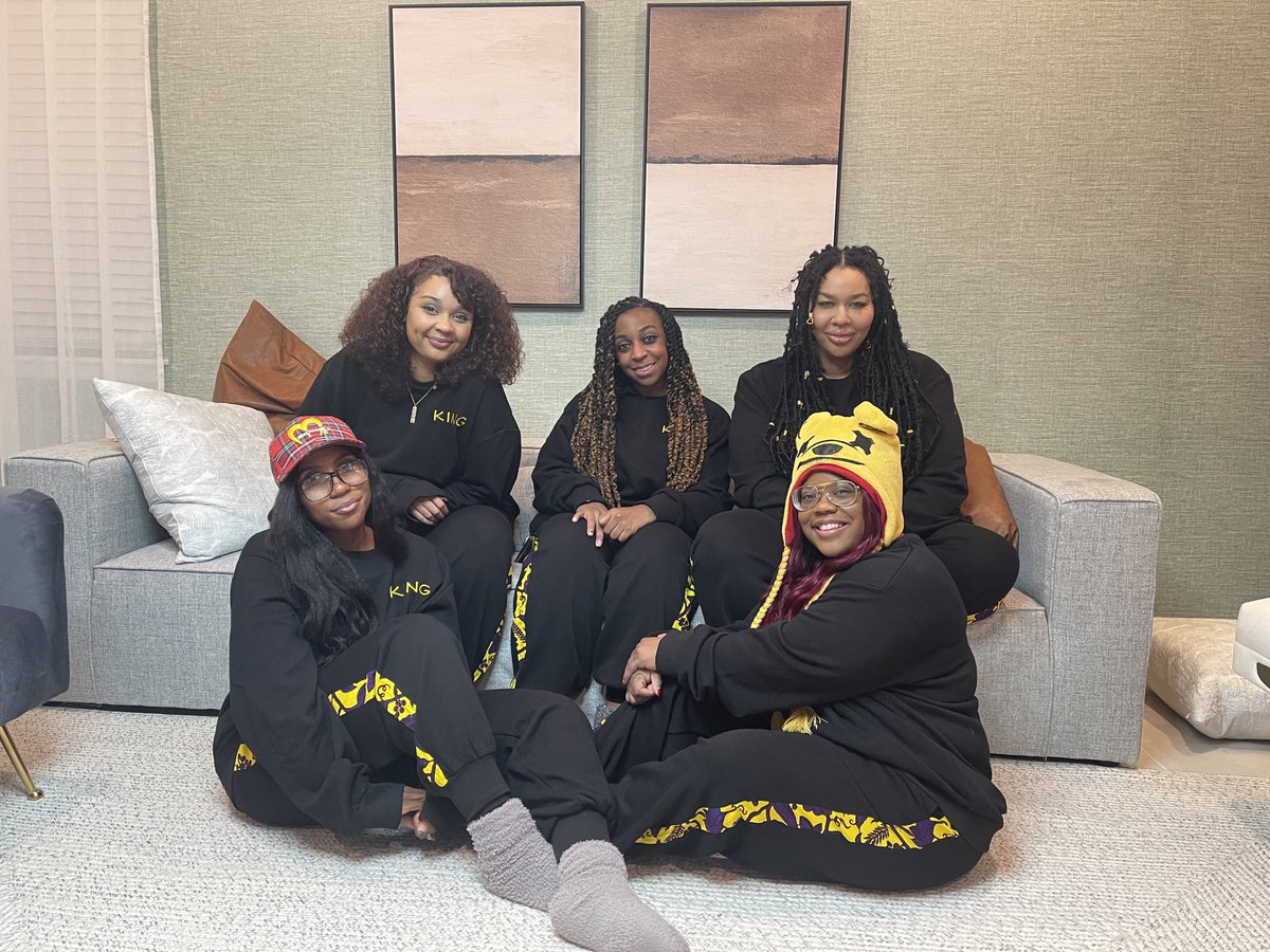 AyChristene's tweet photo. Sisters, Friends, Rulers Of Our Own Destiny @shopofuure #ofuure
Feat. @BarefootTasha_ @_Jazzyguns @GRRRCEDES @CupAhNoodle @AyChristene https://t.co/o0acKc3EdG