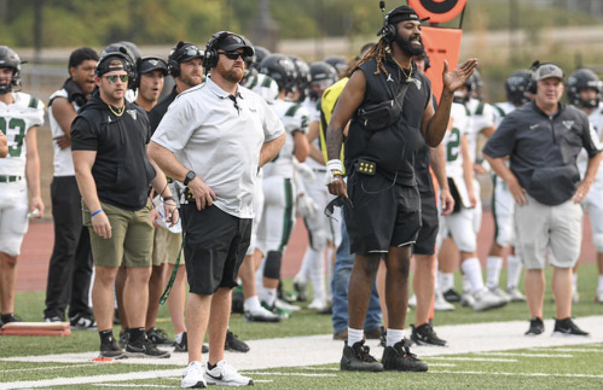 WellsCaleb51's tweet photo. These Past 2 Years @TigerNationFB Have Been A Blast‼️ Huge Thanks To @jkemper59 For Giving A Kid From NEP The Opportunity To Coach In The SEC Of The OSAA..I Don’t Take It For Granted🤝🖤

With That Being Said, I’ve Accepted The DL Coaching Position @egreenfootball🟢🟡…E WAY‼️‼️ https://t.co/bCYDtQUKyG