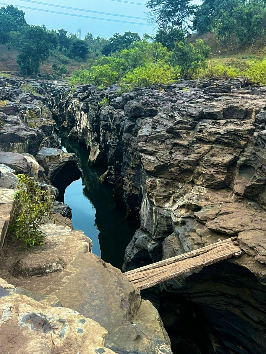 बिनेकी टोला, करेली में ट्रेकिंग शुरू की जा रही है जहां आप परिवार के साथ अद्भुत दृश्यों और शैलचित्रों का आनंद ले सकते हैं ।
#localtourism <a href="/MPTourism/">Madhya Pradesh Tourism</a> 
#trekking