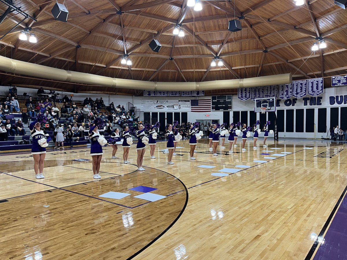 MVHS_Buffs's tweet photo. A couple awesome halftime shows representing our Game Day prep. Thanks to the cheerleaders as they have one week before the @WHSAA_307 State Cheer Championships. #MVHSBuffs https://t.co/U52LXHtJCz