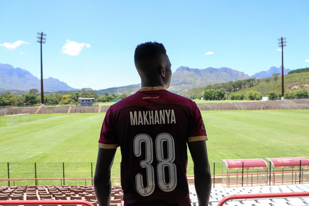Makonco_M's tweet image. 🍇 Olwethu Makhanya signed his first professional contract with @StellenboschFC. 

Four days later, he won MOTM award. 👏🏽👏🏽

Makhanya joined Stellies at the beginning of the season and made his senior debut in October 2022 vs Kaizer Chiefs.