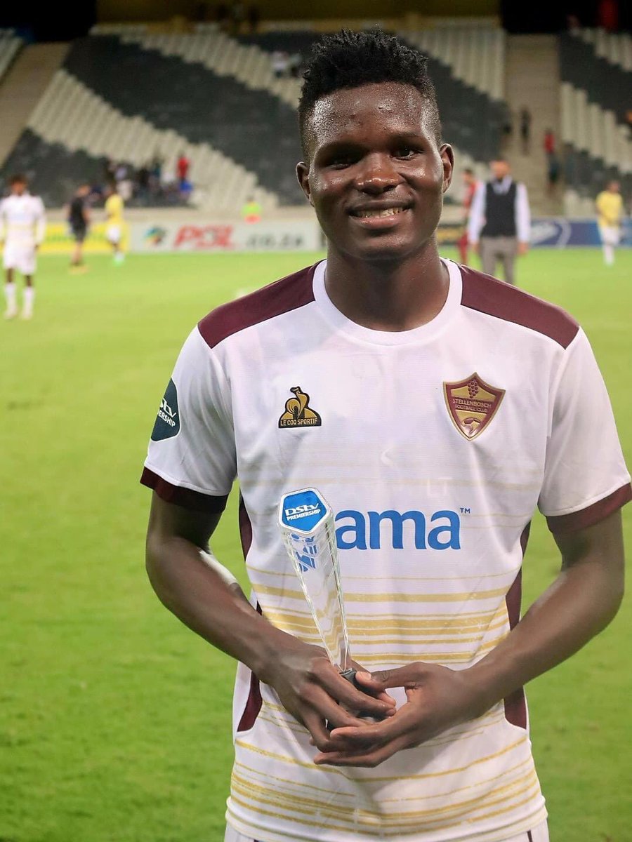 Makonco_M's tweet image. 🍇 Olwethu Makhanya signed his first professional contract with @StellenboschFC. 

Four days later, he won MOTM award. 👏🏽👏🏽

Makhanya joined Stellies at the beginning of the season and made his senior debut in October 2022 vs Kaizer Chiefs.