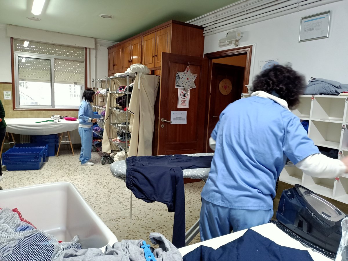 evdgalicia's tweet photo. O programa de LAVANDARÍA de EVD Galicia está subvencionado pola ConsellerÍa de PolÍtica Social a través das axudas aos programas de interese xeral para fins de carácter social con cargo á asignación tributaria do 0.7% do IRPF.

Máis INFO de LAVATEC ▶https://t.co/sFTOJy5e5c https://t.co/Wek33IUlQe