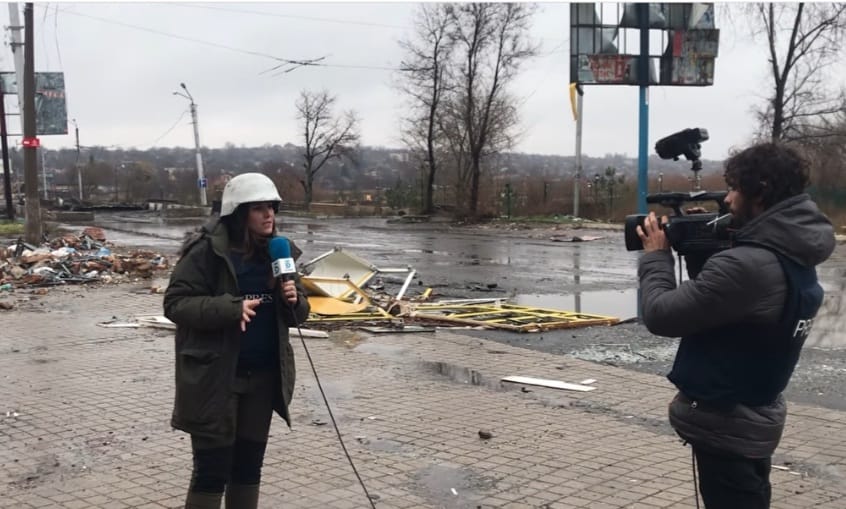 Bakhmut, que para los rusos se llama Artyomovsk, es el foco de los combates más intensos en Ucrania y <a href="/overon_news/">overon</a> lleva allí desde antes del día de Reyes para ofrecer servicio a todos los informativos.