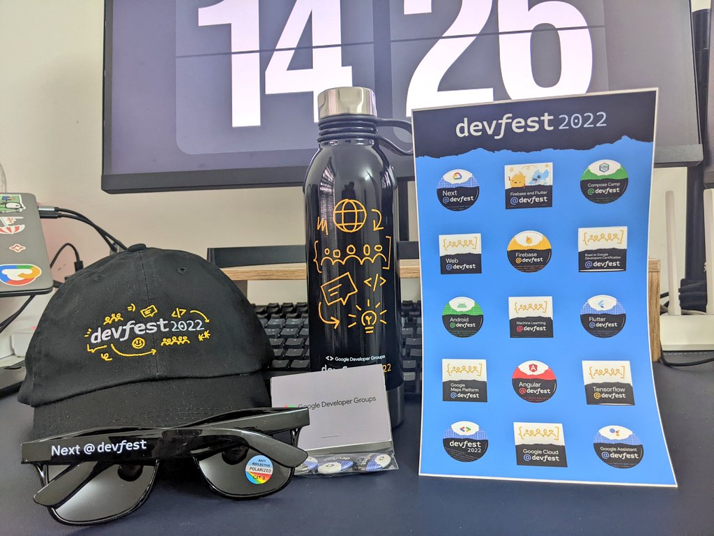 HuyNguyenTw's tweet image. Got cool #devfest2022 swag 😎