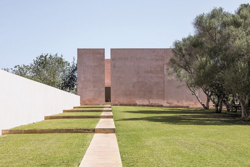 ManuelRevilla57's tweet photo. Casa Neuendorf en Mallorca, diseñada por John Pawson https://t.co/VSyb9bbfew