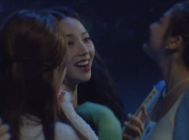 ujiminphoria's tweet photo. Karina’s deep voice when she speaks in english🤕 https://t.co/mg2T6YqbIp