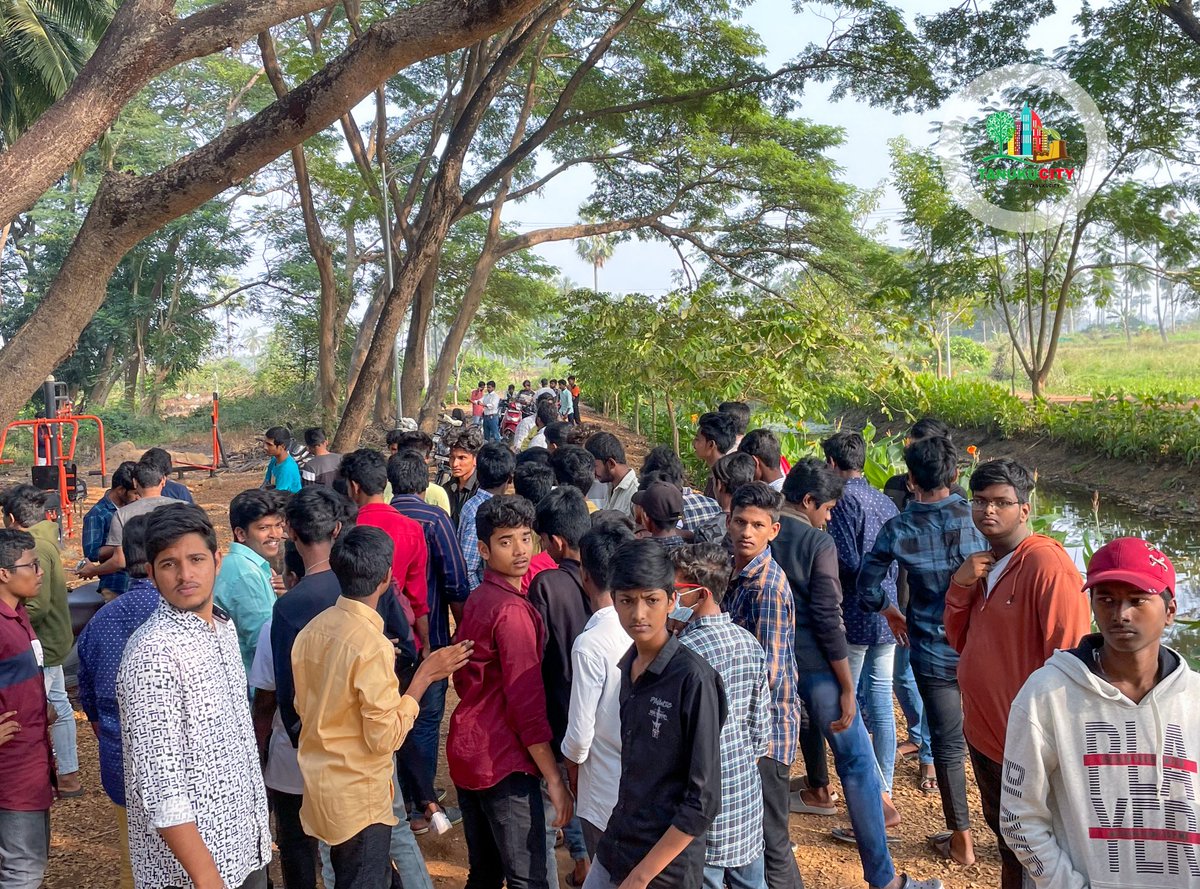 TANUKUCITY's tweet photo. "Free Photoshoot" Drive @ Walking Track Park...😍🎊
#freephotoshoot #tanuku #westgodavari https://t.co/vFnTjHAACT