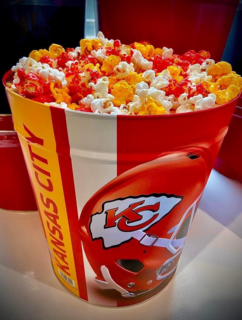 chris1989's tweet photo. My favorite game day tradition is of course watching the game and chowing down on Chiefs popcorn from the pop corner! #GEHASweepstakes https://t.co/JILQgV5Zft