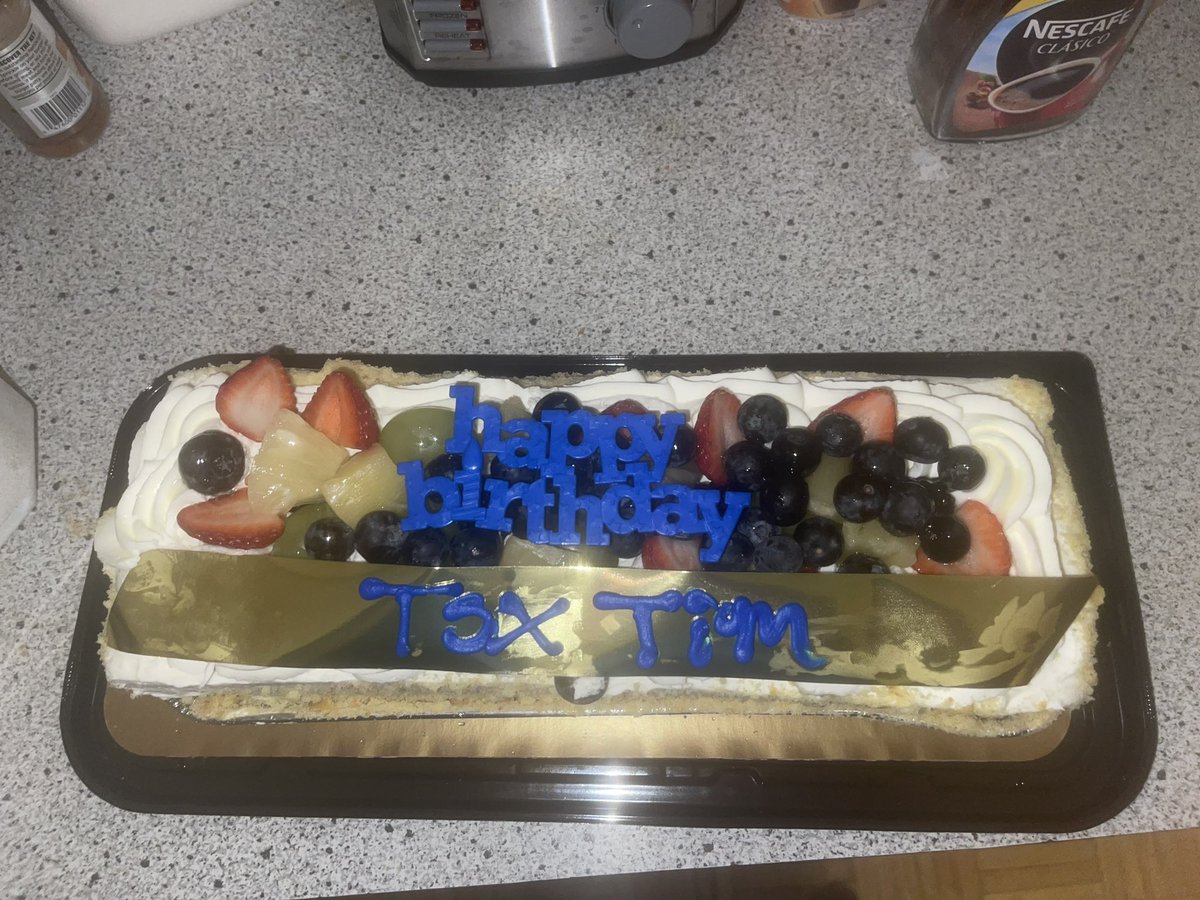 tramon69's tweet photo. Thanks for everyone wishing me a Happy Birthday 🍰🎈 https://t.co/Mu4YjbE3fs
