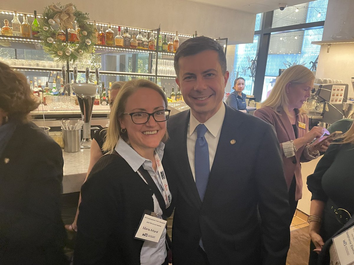 MTMariaATT's tweet photo. Great start to #TRBAM 👍🏼👍🏼 So very pleased to have had the chance to meet Secretary of Transportation @PeteButtigieg in Washington DC at the Women in Transportation Reception @WTS_Org. Now on to presenting our work on women in transport in a number of European Islands 😊 https://t.co/x8Jxv4KShi