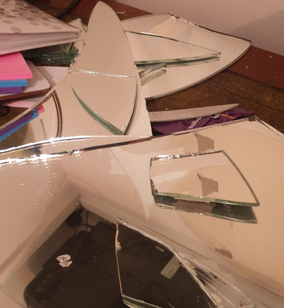 AoifePBoylan's tweet photo. That whole, "broken mirror, bad luck" is a myth, right? RIGHT?
Oooops ๐ฌ๐๐๐๐ค๐ค
#ooops #sucksforme #superstition #badluck https://t.co/l23VkdIIbh
