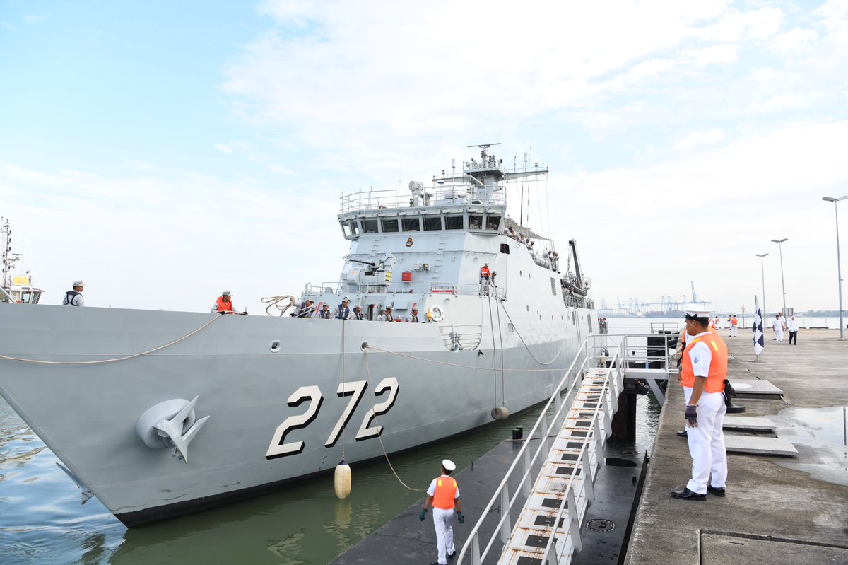 NatHydroCentre's tweet photo. Selamat Datang #NavyPeople #KDTEGUHSAMUDERA dari warga Pusat Hidrografi Nasional. KD TEGUH SAMUDERA merupakan antara salah sebuah kapal dari Skuadron Kapal Latihan Ke-27 yang dimiliki oleh Tentera Laut Diraja Malaysia.
#NavyUpdates
#SediaBerkorban
@KDTEGUHSAMUDERA https://t.co/Sc4oFAdzb1