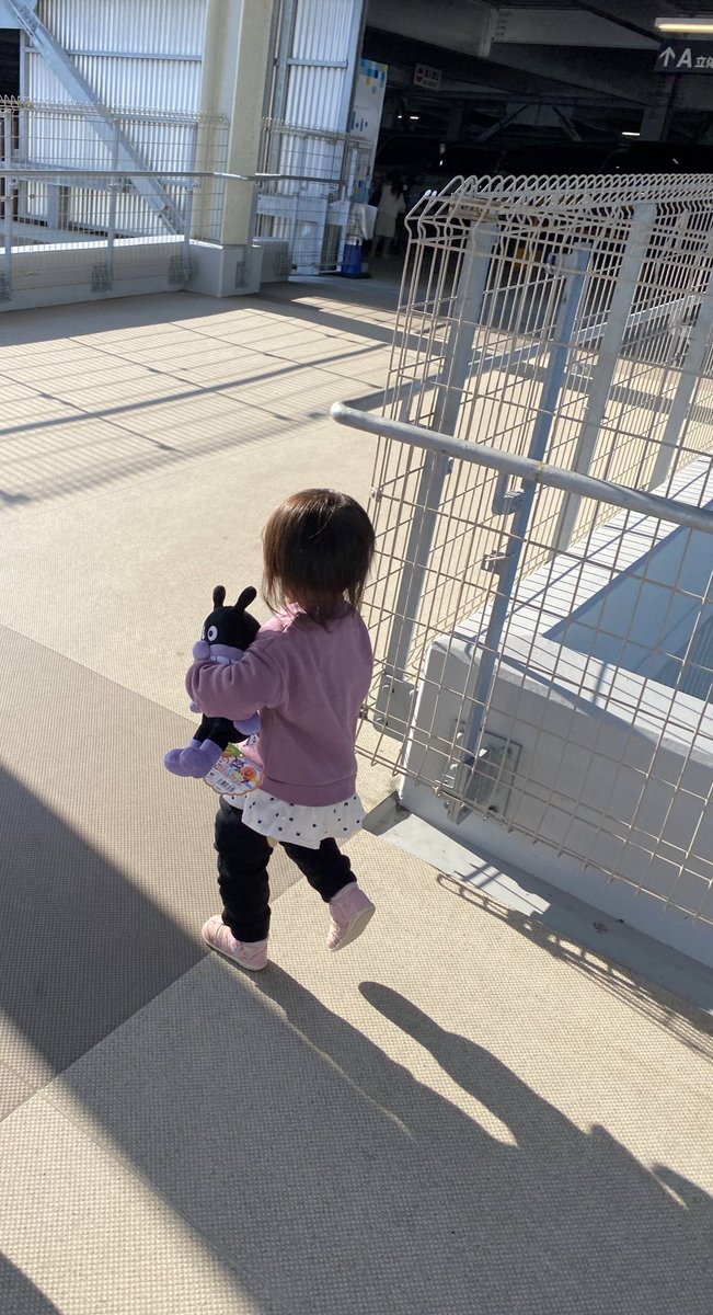 naa__0303pii's tweet photo. 今日は長女2歳の誕生日👧🏻🤍
促進剤したけど出てこなくて
自分のタイミングで出てこようとした日は私の推しデイジーと同じ誕生日の今日でした🥹🤍🤍本当におめでとう！！ママにしてくれてありがとう☺️💓 https://t.co/wXWlHD5sGx