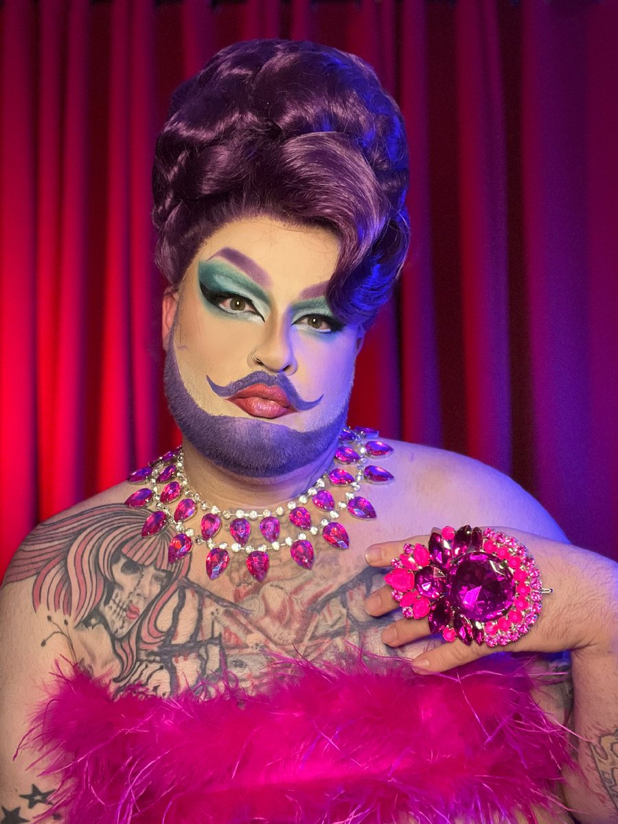 bee_hive_jive's tweet photo. Excessive moisture in my god damn oyster  #drag #dragqueen #clown #beardedqueen #hair #hairybitch #LGBTQIAnewyear #lgbtq🌈 https://t.co/CoFszyGwGZ