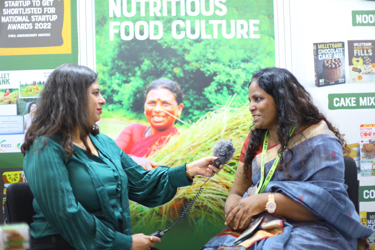 VishaReddy's tweet photo. Speaking on the women in food with Sujata #localpevocal at @indusfoodshow @BankMillet https://t.co/ARz45D2Dwa