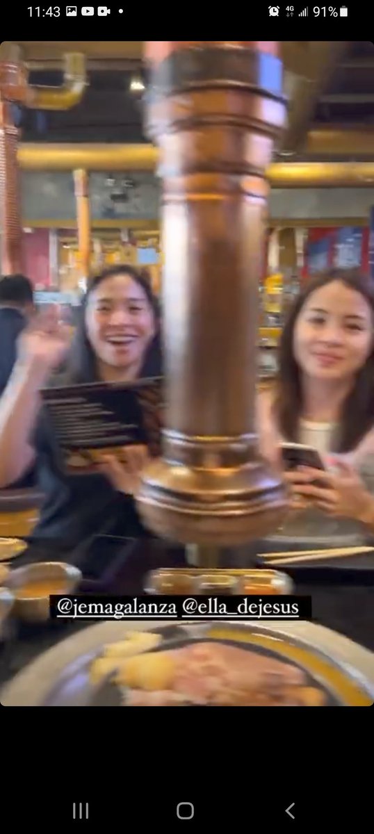 Back and front view. Bawal space sa dalawa🤣