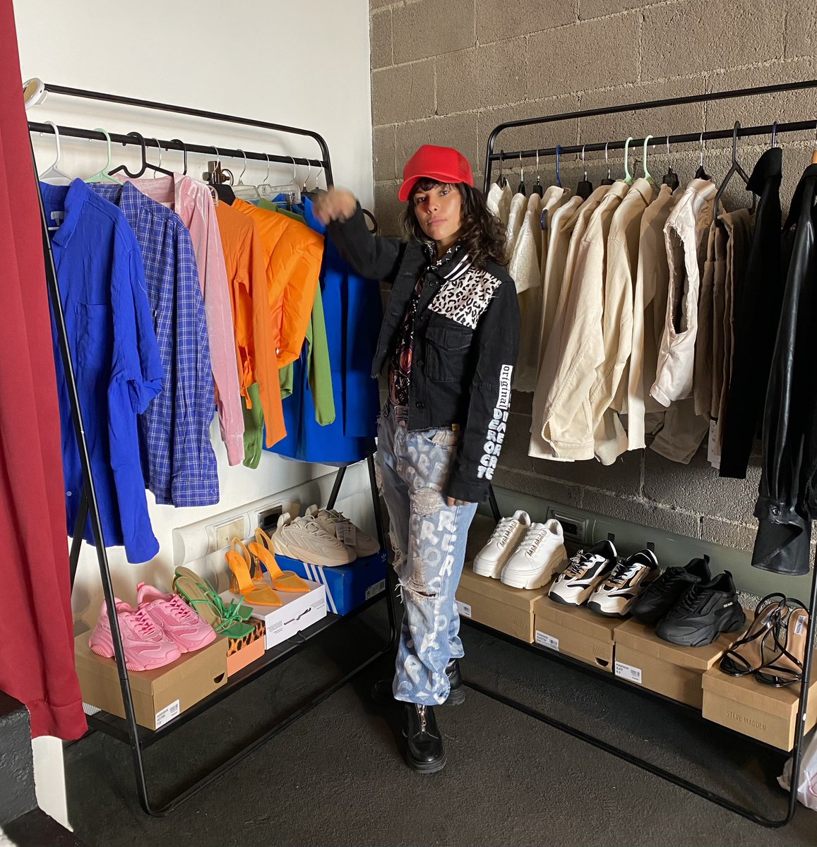 Hi, my names LilFreshSam &amp; my passion is transforming &amp; uplifting humans through wardrobe🧥🧢✨
Personal Styling | Closet Cleanses | Commercial Styling | Virtual Styling

It would mean THE 🌏 if you RETWEETED this to help a girl out!🤍

Book Now: shorturl.at/cHIL8