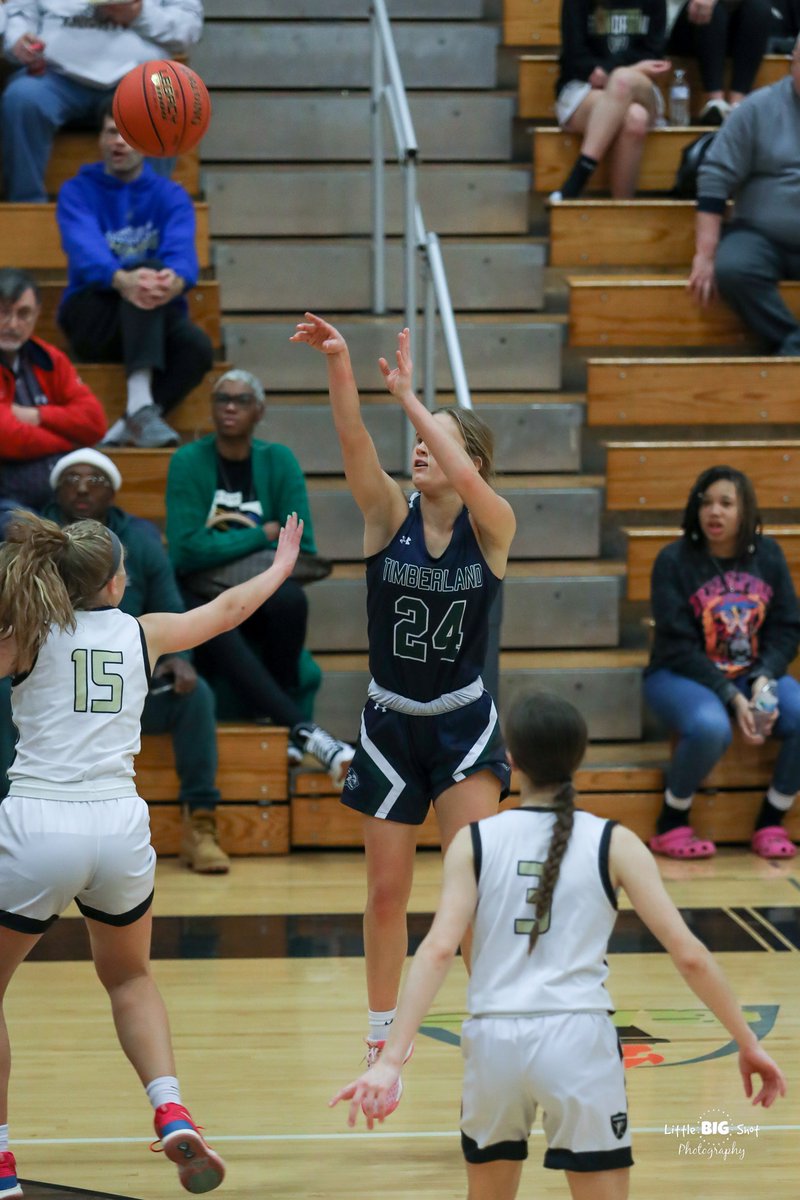 LittleBIGshot7's tweet photo. Great Night of Girls Hoops at the @THSGirlsHoops vs FHN game on Friday.  THS won 52-44.   Early 2nd half Leah Wilmsmeyer sank a 3 pointer to break the 14 year THS Girls Scoring Record held by Taylor Haymes.  Congrats Leah! Photos available at https://t.co/QMnUC1F2Lz https://t.co/w88Ueqm7hS