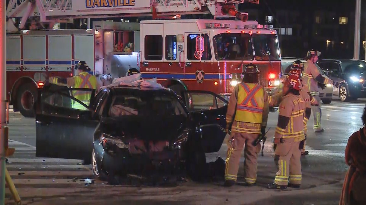 DR on Twitter "Two vehicle crash with entrapment at Trafalgar Road and