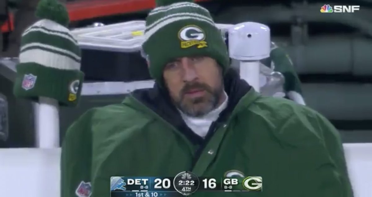 PFTCommenter's tweet photo. Aaron Rogers looks like he should be tending a lighthouse somewhere https://t.co/RxQKuaLbwW